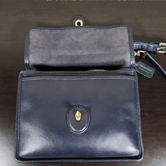 **SOLD**Vintage Coach Navy Willis #9927 - Picture 6 of 13